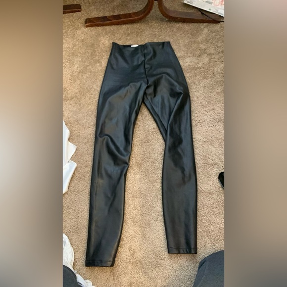 Abercrombie and fitch vegan leather leggings - Picture 1 of 3